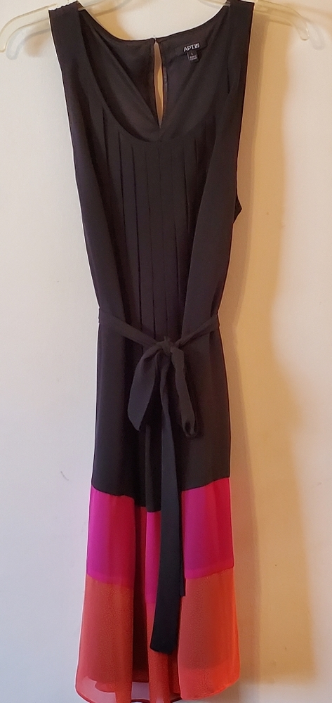 Sleeveless dress